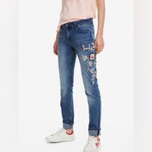 Desigual Jeans, Women size 30. NWT. - Picture 1 of 16